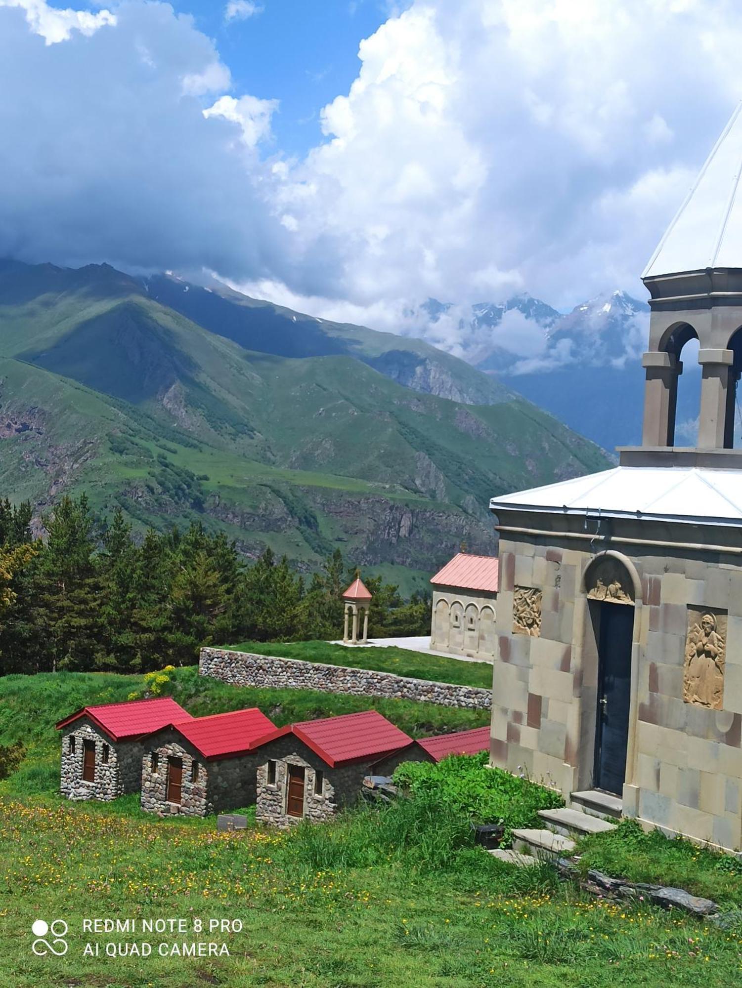 Hotel Crystal Kazbegi Zewnętrze zdjęcie